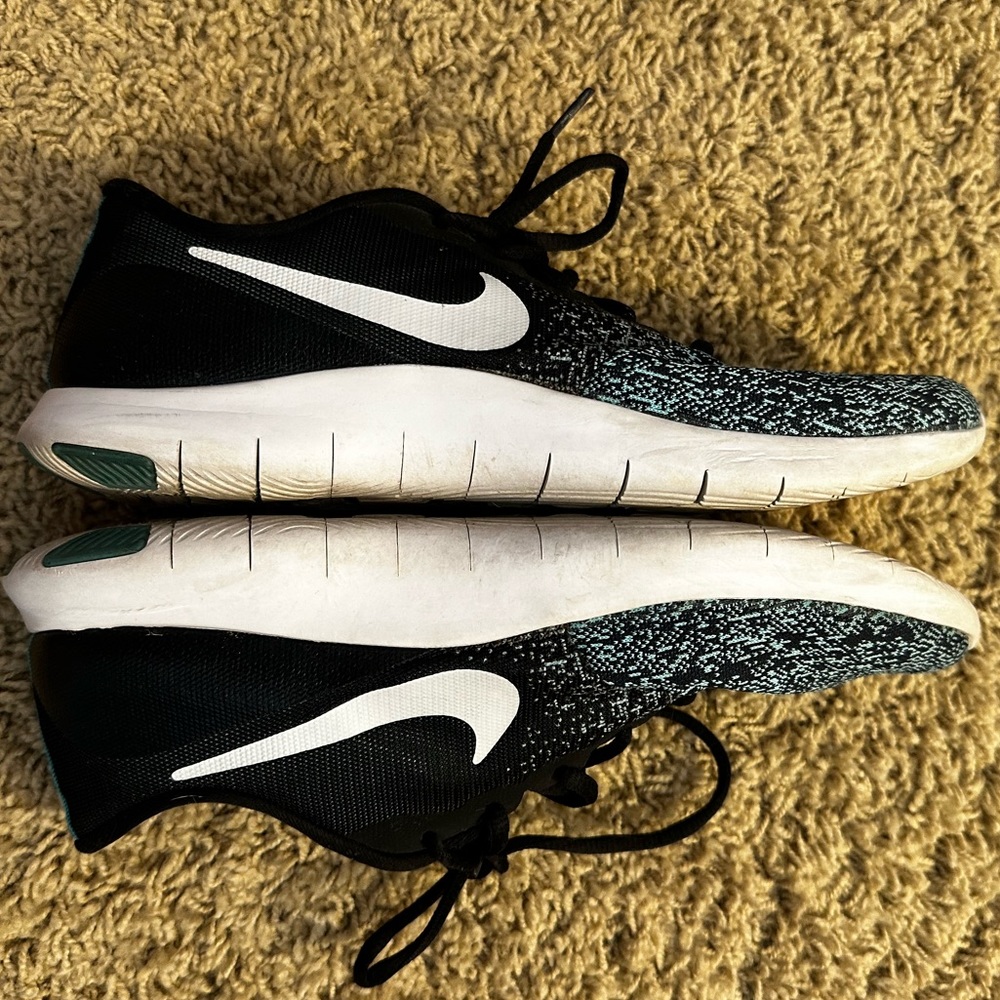 Nike Tennis Shoes